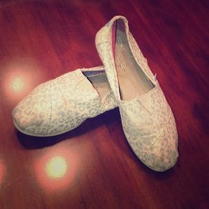 Toms leopard print